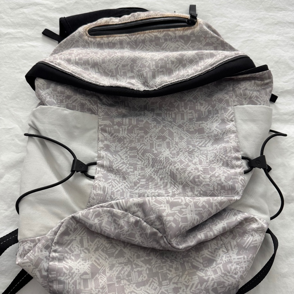 Lululemon Run Fast Backpack 13L, Prism Dash Alpine White French Clay